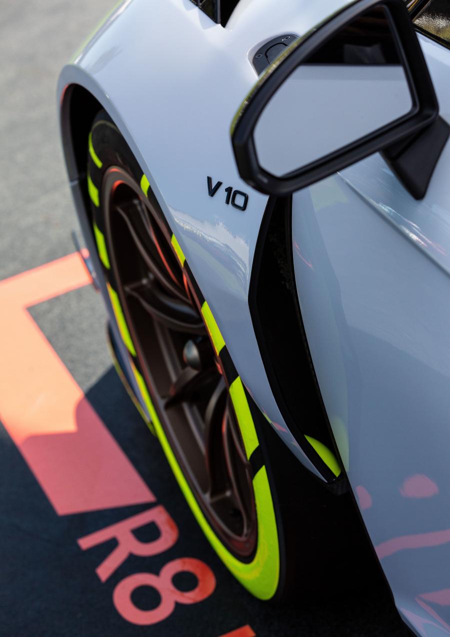 Детали экстерьера Audi R8 LMS GT2 2019 года  (фото 34 из 40)